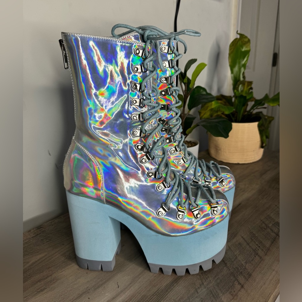 Rainbow Hologram (club exx)